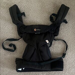 Ergobaby 360 Baby Toddler Carrier in Black